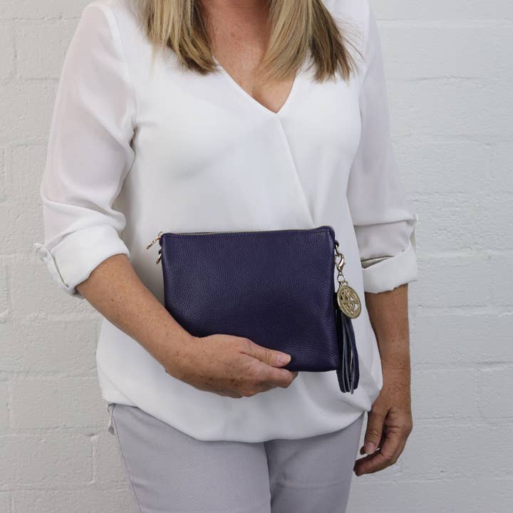Willow & Zac - Wholesale Crossbody bag – Women's - Tara Navy Leather Crossbody2