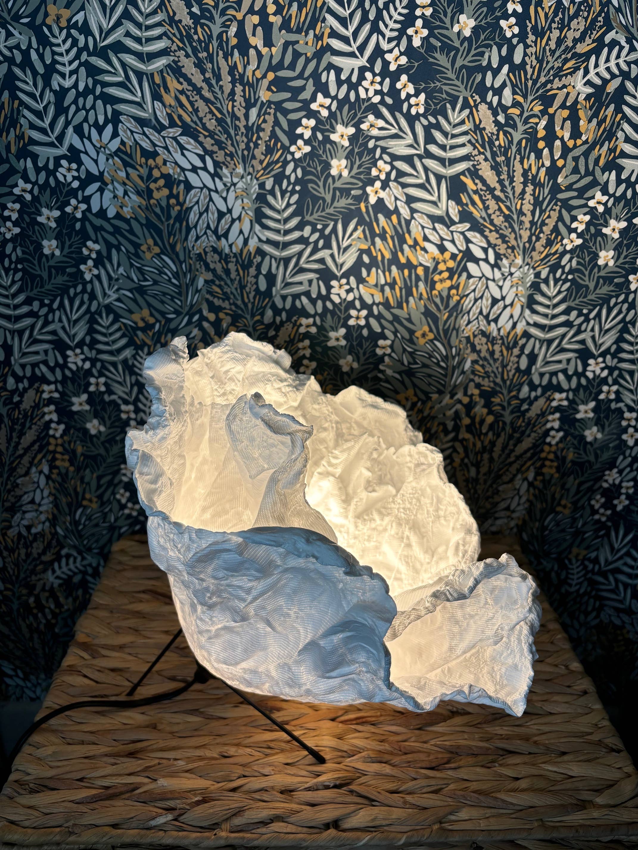 Géraldine Pouzet - Luminaires – wholesale Accent-/skrivbordslampa – Luminaire FLO bordslampa med tvålagers lampskärm i syntetfiber1