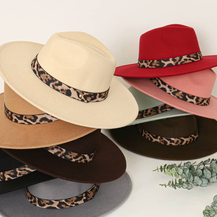 MYS Wholesale Inc - Vente Chapeau en feutre - femme - Chapeau à bord tendance en feutre avec accent léopard5