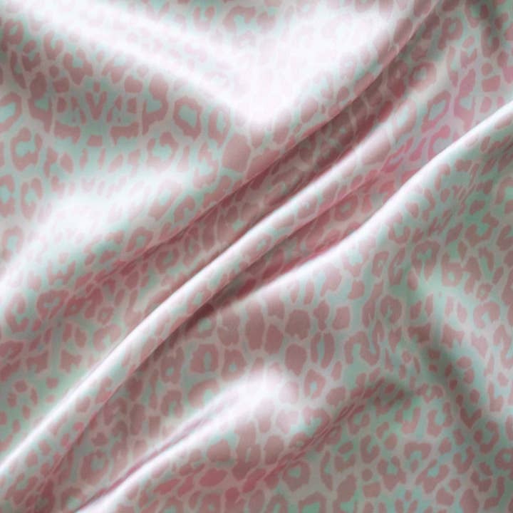 Fenrici Brands - Wholesale Bedding Pillowcase/Sham - Luxurious Satin Pillowcase Gift Set of 3 - Pink Leopard3