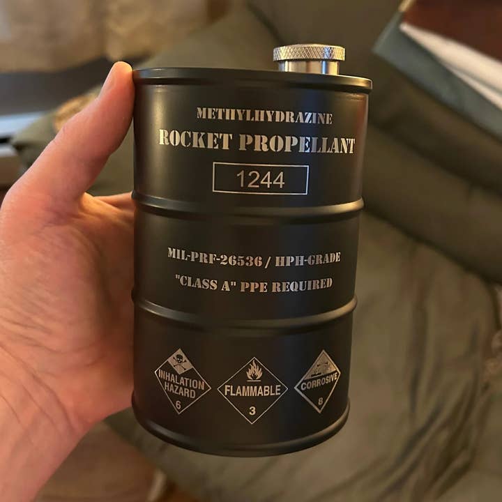 Le flacon de propergol pour la vente par Red Planet Resorts LLC