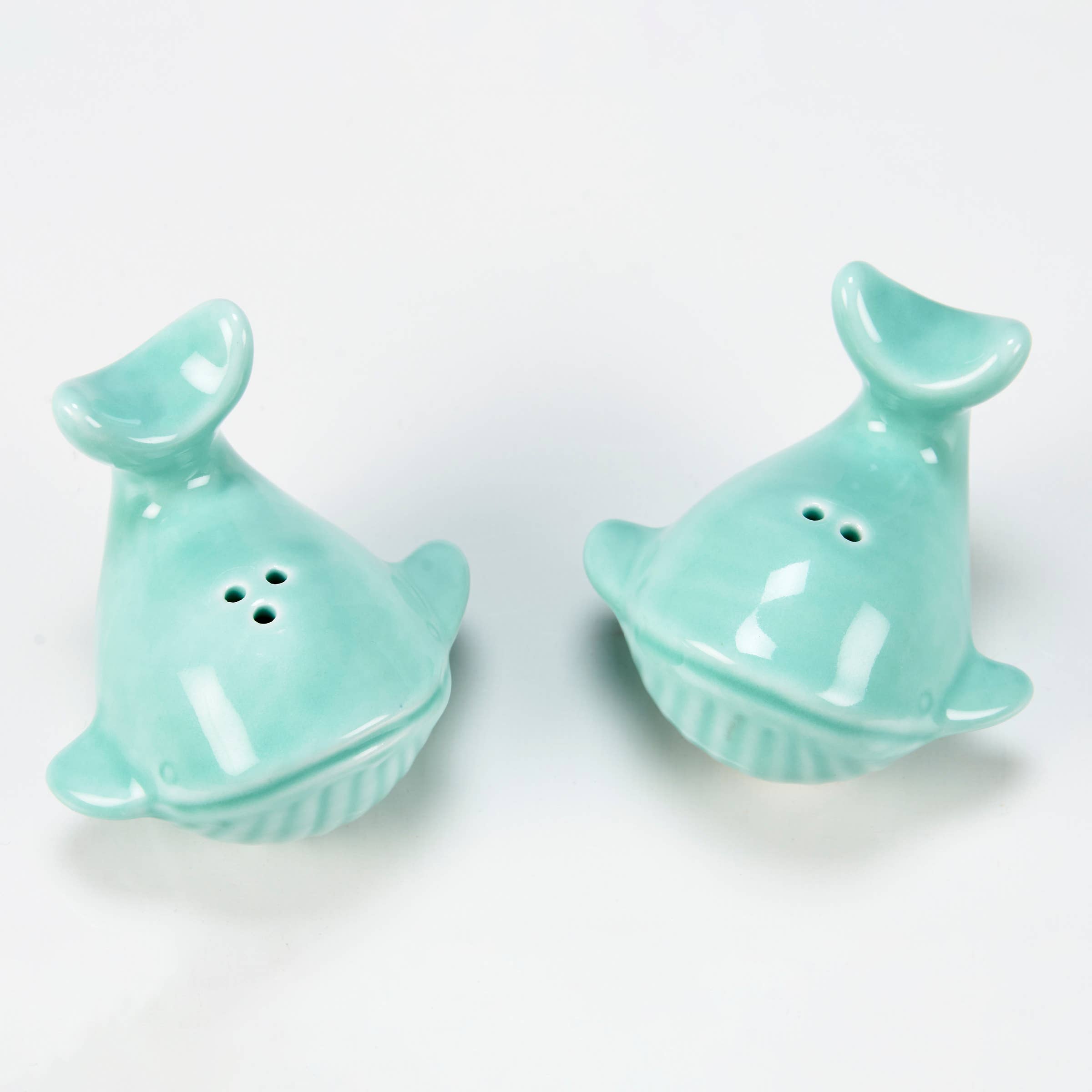 Primitives by Kathy - Wholesale Salt & Pepper Shaker Set - Whales Salt And Pepper Shakers2