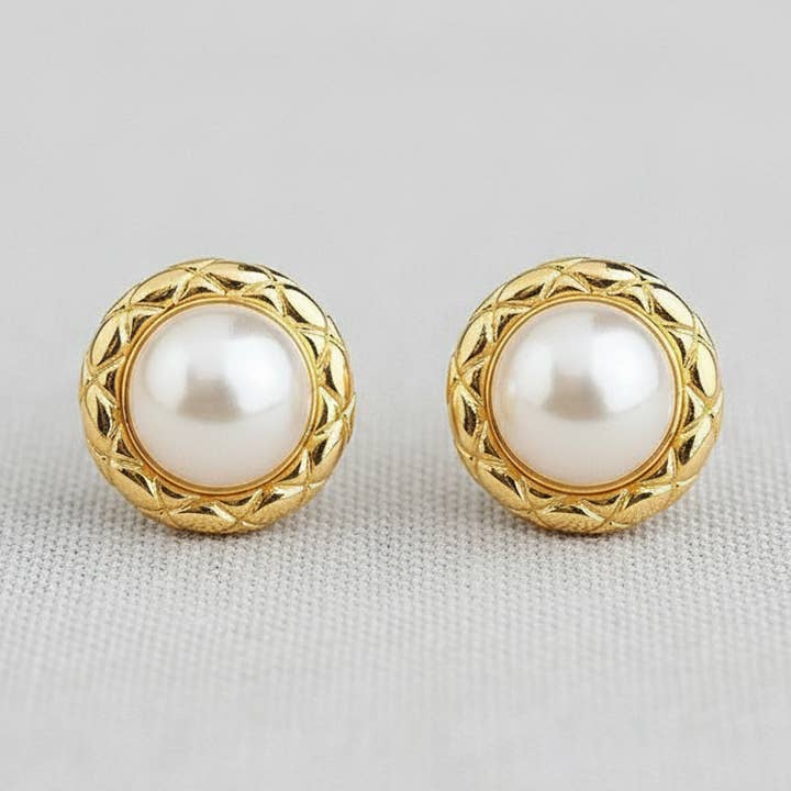 Boucles d'oreilles clous en argent avec perles d'eau douce pour la vente par scentll jewelry