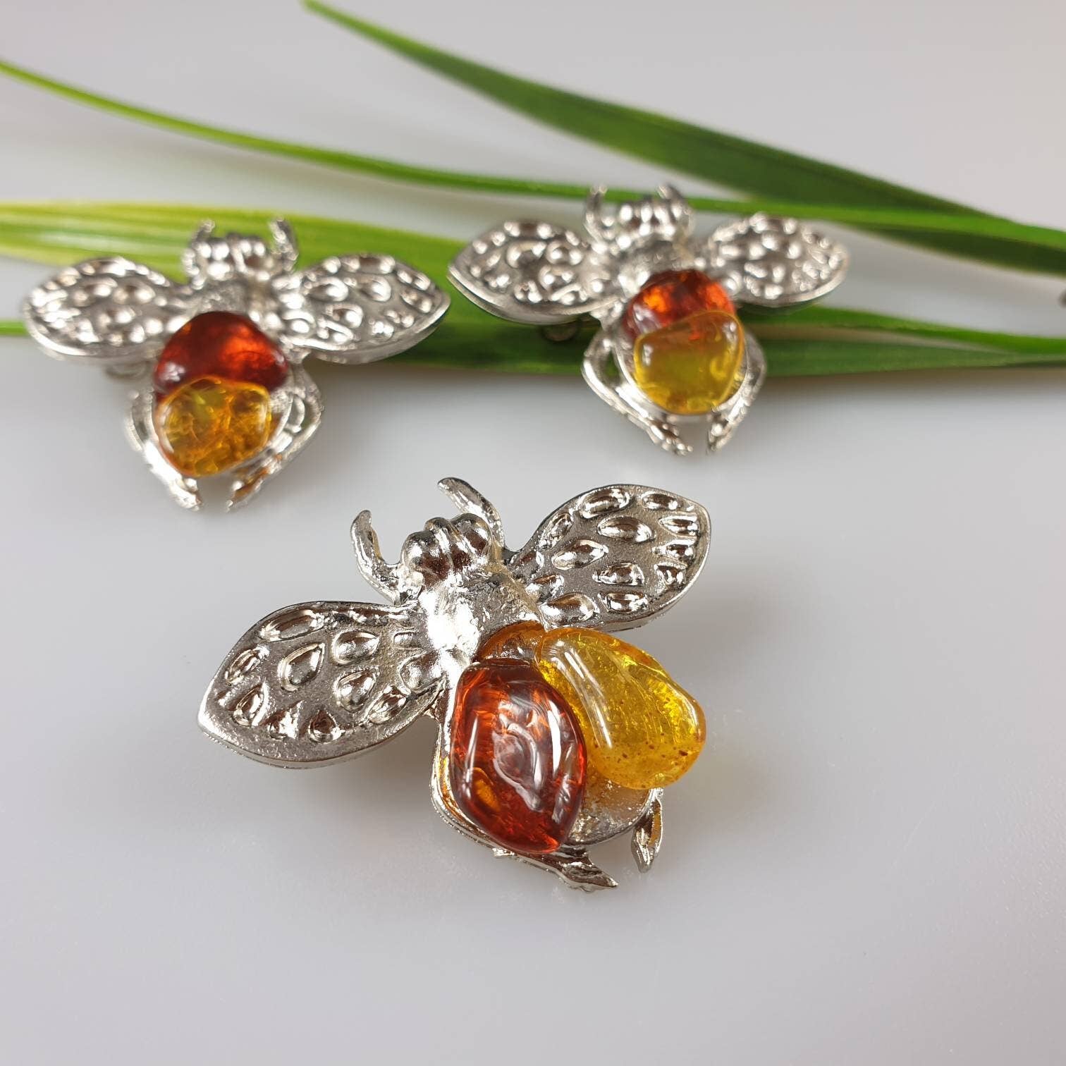AmberLithuania - Vendita all'ingrosso Spille - Spilla ape-mosca con pietre d'ambra su base metallica4
