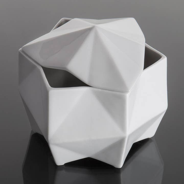 Açucareiro de porcelana vidrada com design inspirado no cubismo tcheco por atacado de vjemy