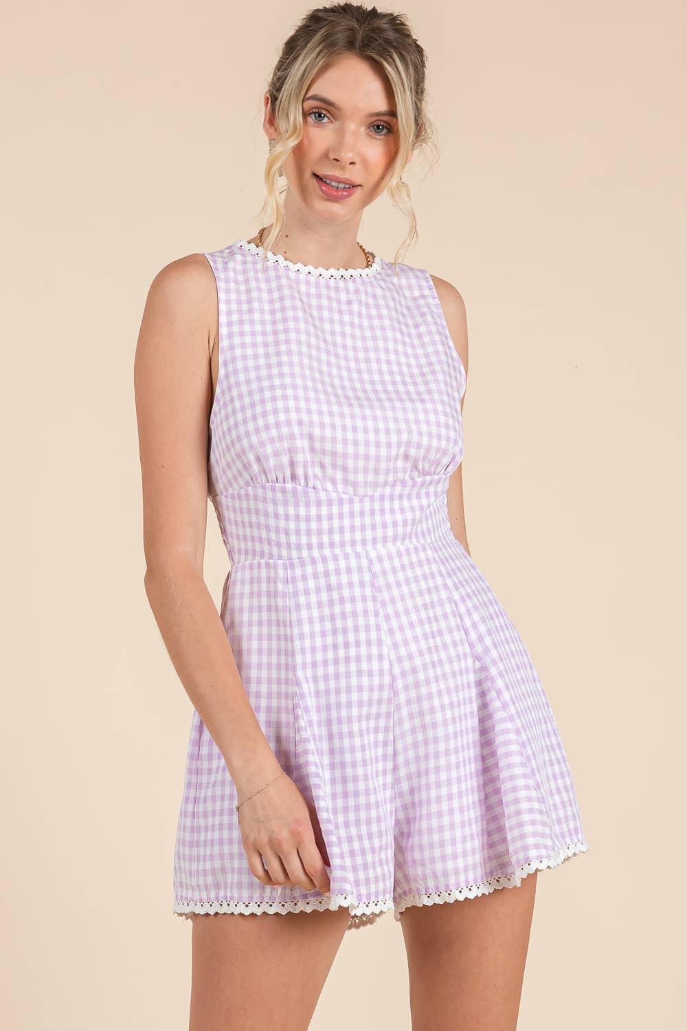 BABY PINK – Großhandel Romper – Damen – Gingham-bedruckter Strampler mit Spitzenbesatz.18