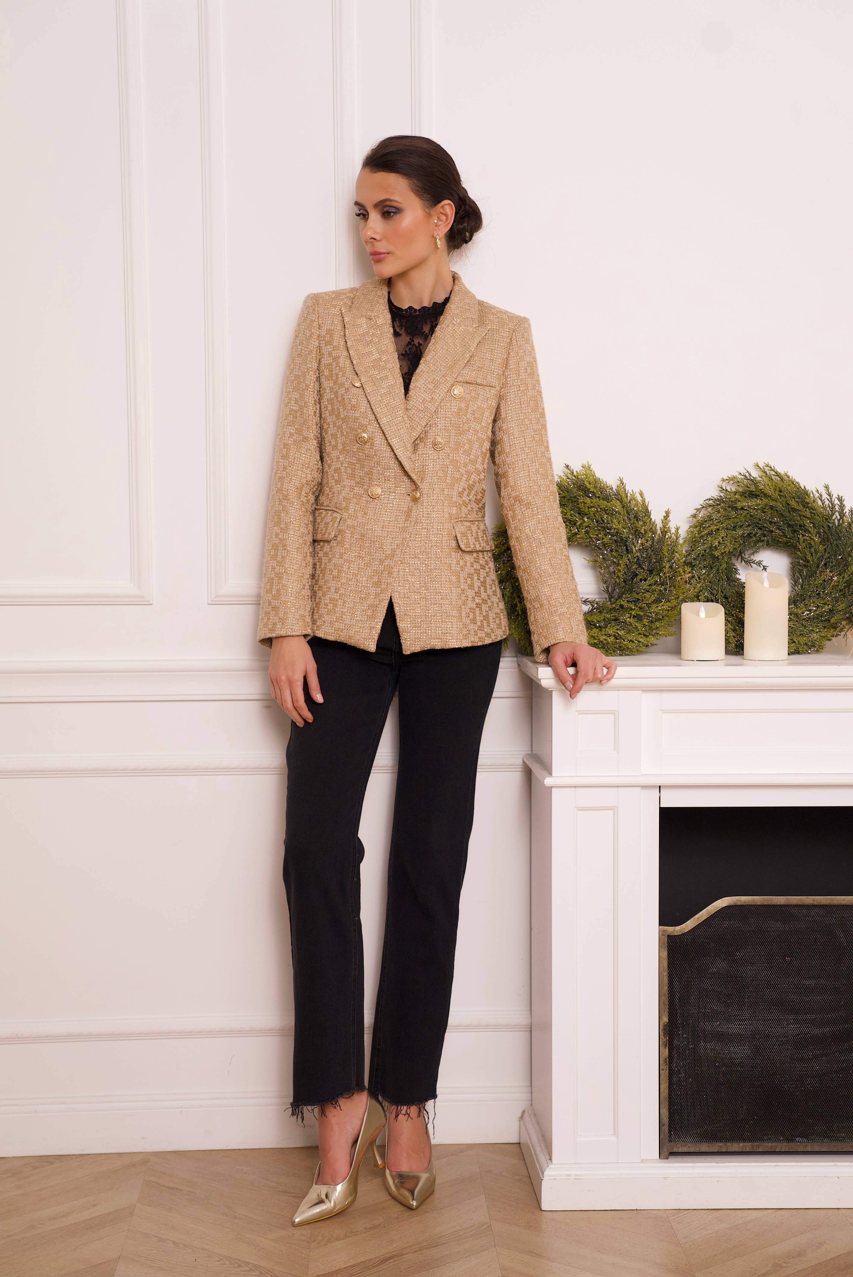 Attentif Paris – Großhandel Blazer – Damen – Schmal geschnittenes Tweed-Blazer-Jackett mit goldenen Streifen22