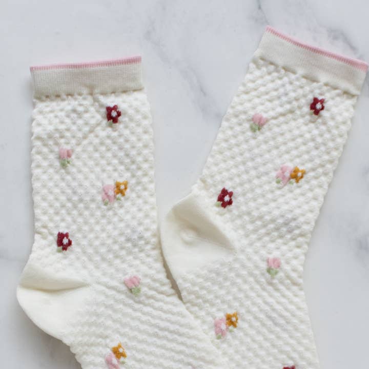 Tiepology - Wholesale Socks - Women's - Embossed Flower Casal Socks