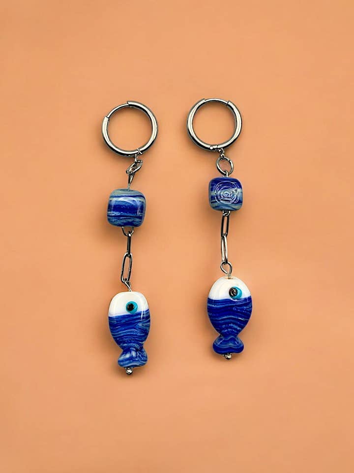 De blauwe glazen oorbellen voor wholesale door Glamuran Berlin