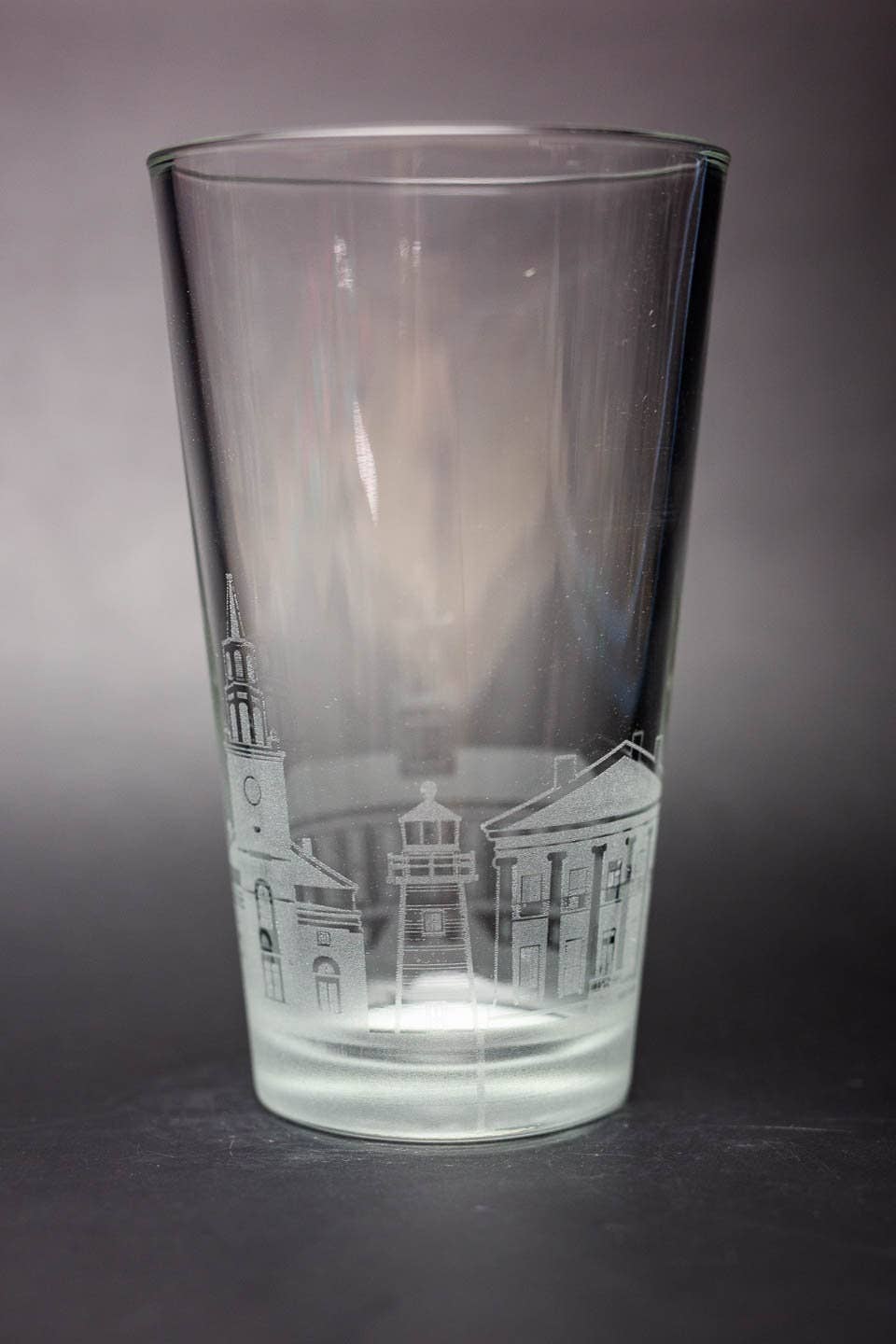 Urban & Etched – wholesale Beer glass/mug – Burlington, Vermont Skyline Pint Glass Barware1
