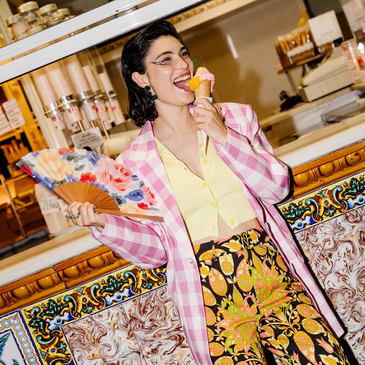 A FAN OF - Wholesale Handheld Folding Fan - FRESH ROSES Fan - Medium - Red, blue, yellow, green2