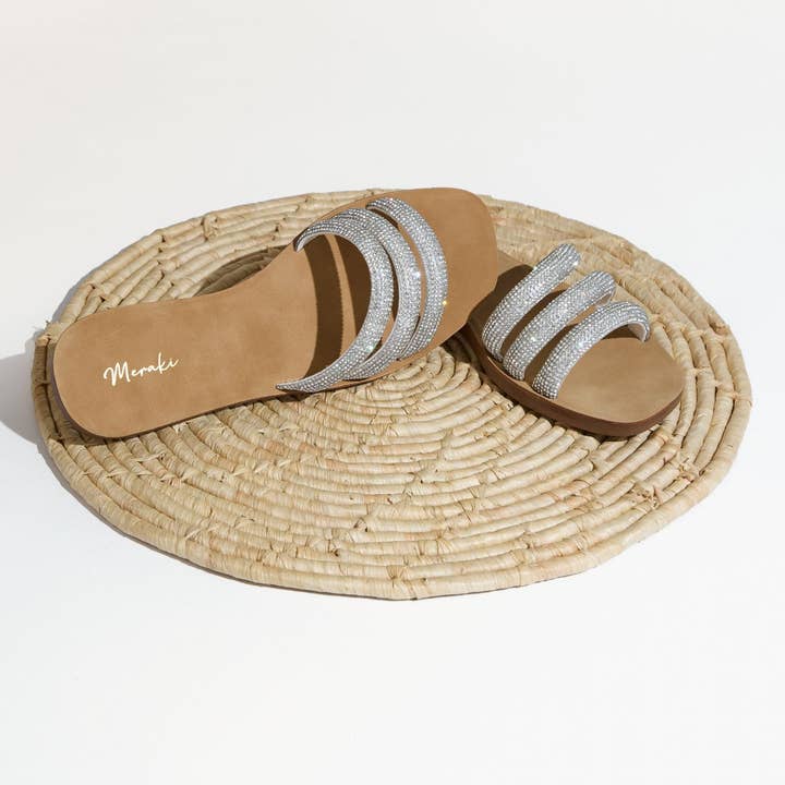 Sandale légère à trois brides à bout carré en strass Mia 1 pour la vente par Maker's Shoes