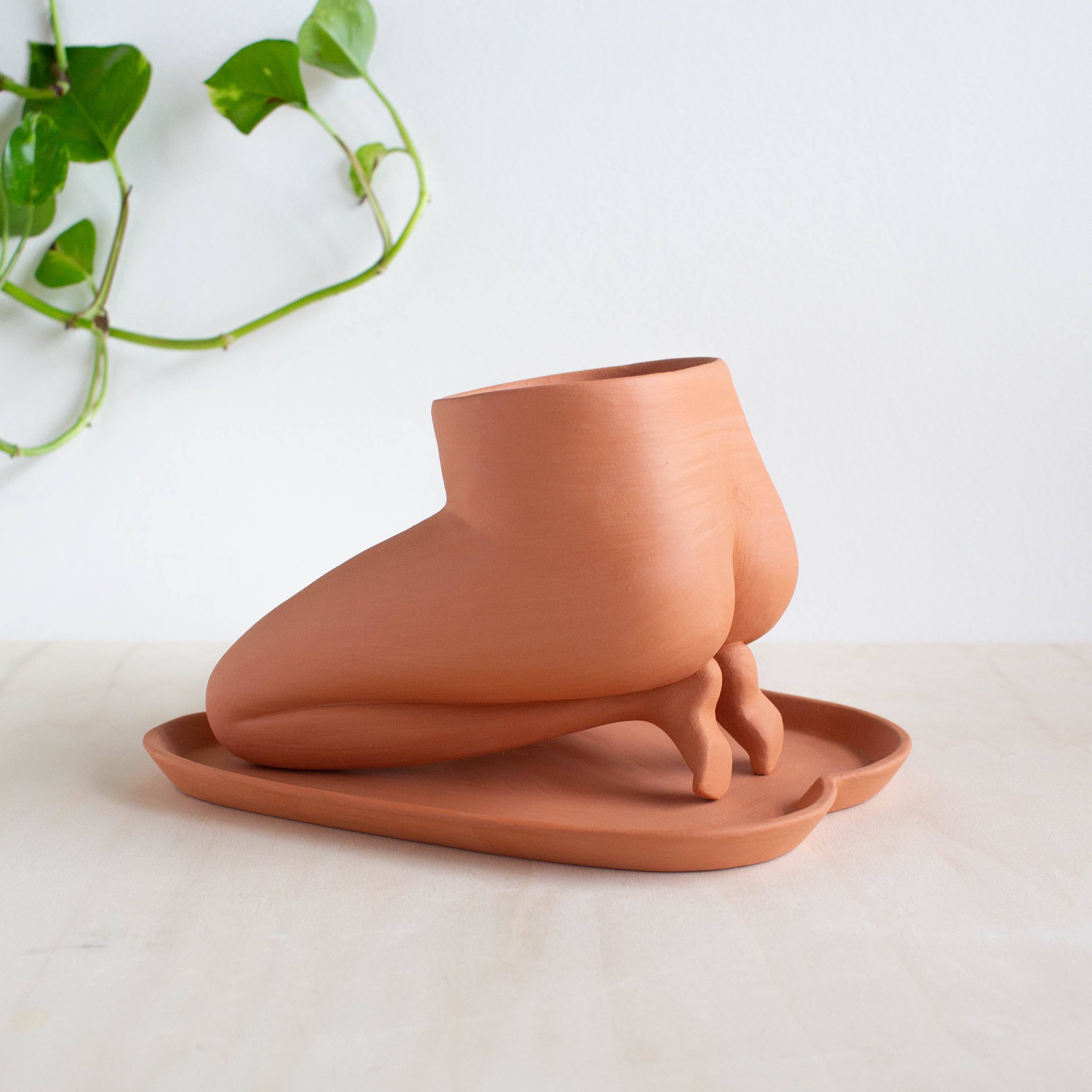 Doma Studios - Wholesale Plant Pot - Heel Sit Leggy - Terracotta4