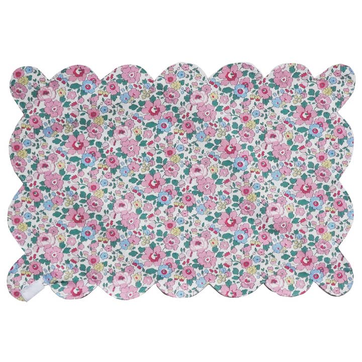 Coco & Wolf – wholesale Placemat – Reversible Scalloped Placemat made with Liberty Fabric BETSY3