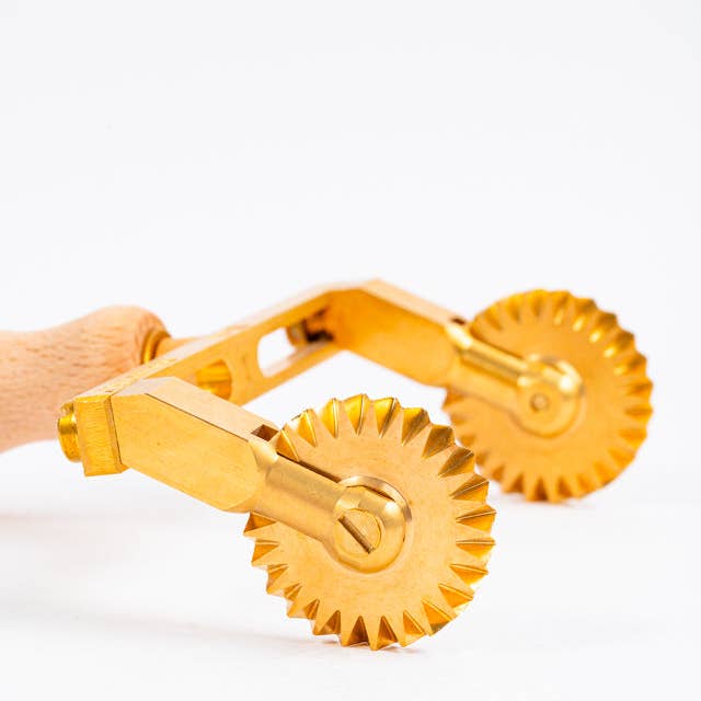 LA GONDOLA - Vendita all'ingrosso Utensile/attrezzo da cucina - Tagliapasta Professionale Regolabile con 2 Ruote Zigrinate8