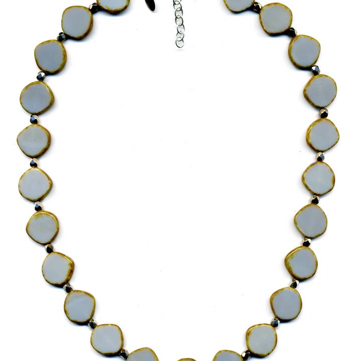 Grå liten cirkel pärlformade statementhalsband för wholesale av Stefanie Wolf Designs