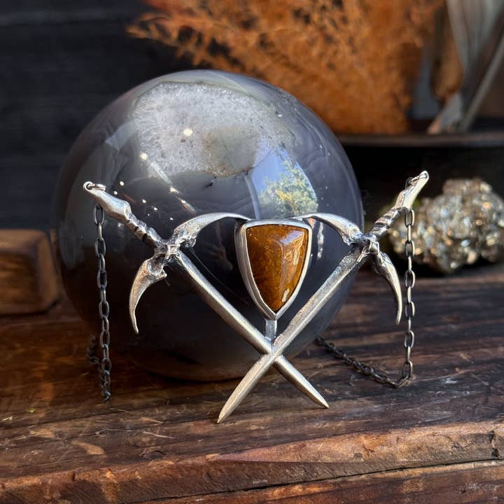 Acid Queen Jewelry - Wholesale Choker/Collar - Crossed Swords Shield Choker Necklace2