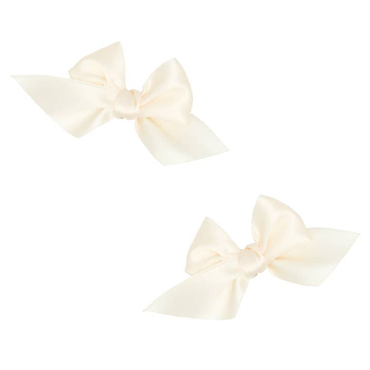 Lot de 2 pinces à fleurs en satin pour bébé pour la vente par Baby Bling Bows