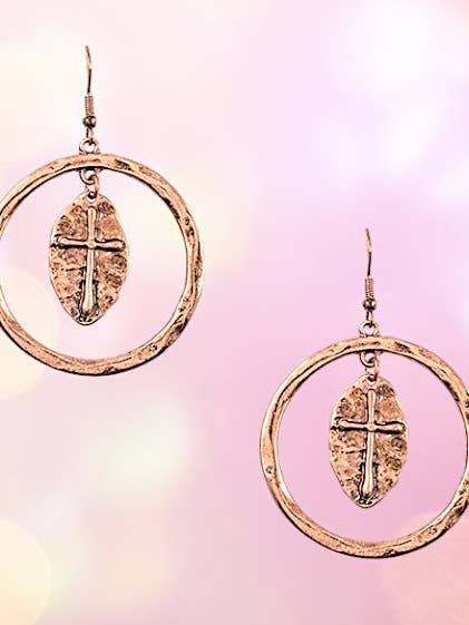 ORECCHINO A CERCHIO CON CROCE INCISA per la vendita all'ingrosso da parte di Andrea Bijoux