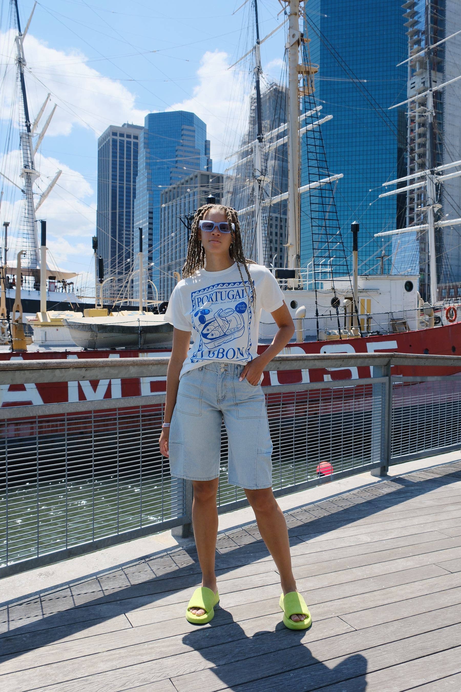 Mure and Grand - Wholesale Screen Printed T-Shirt - Women's - Lisbon Portugal Graphic T-Shirt4