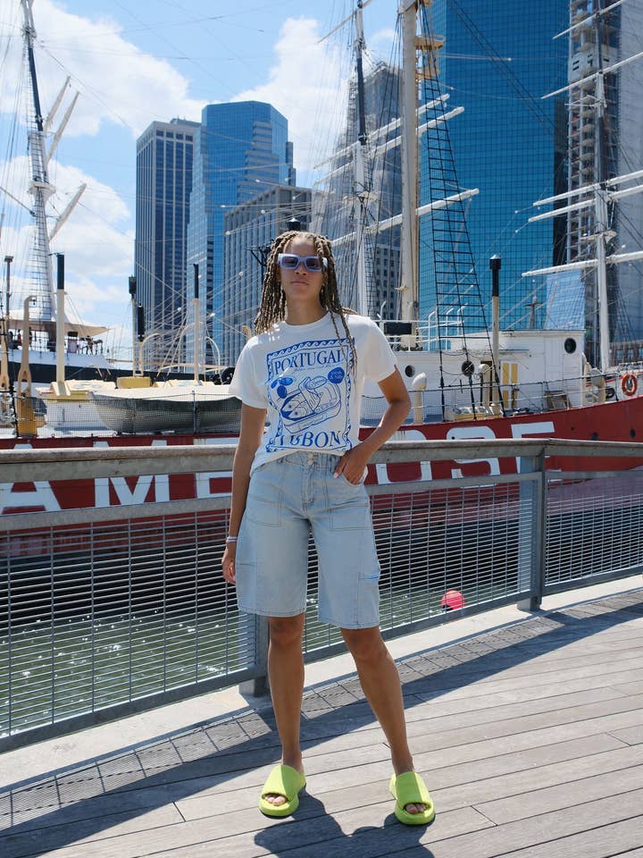 Mure and Grand - Wholesale Screen Printed T-Shirt - Women's - Lisbon Portugal Graphic T-Shirt4