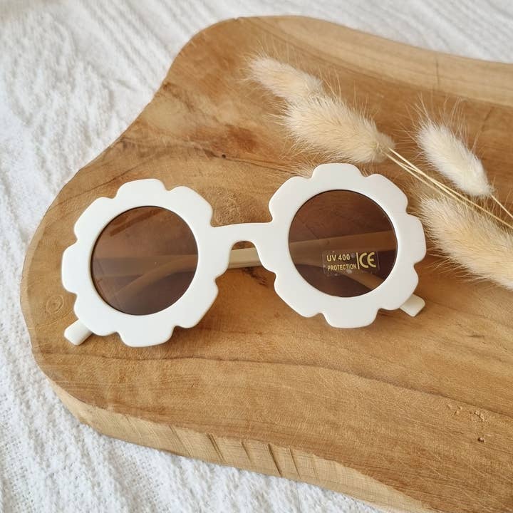 Rammelaartje - Wholesale Sunglasses - Kids - Children's Sunglasses UV400 Flower - Beige