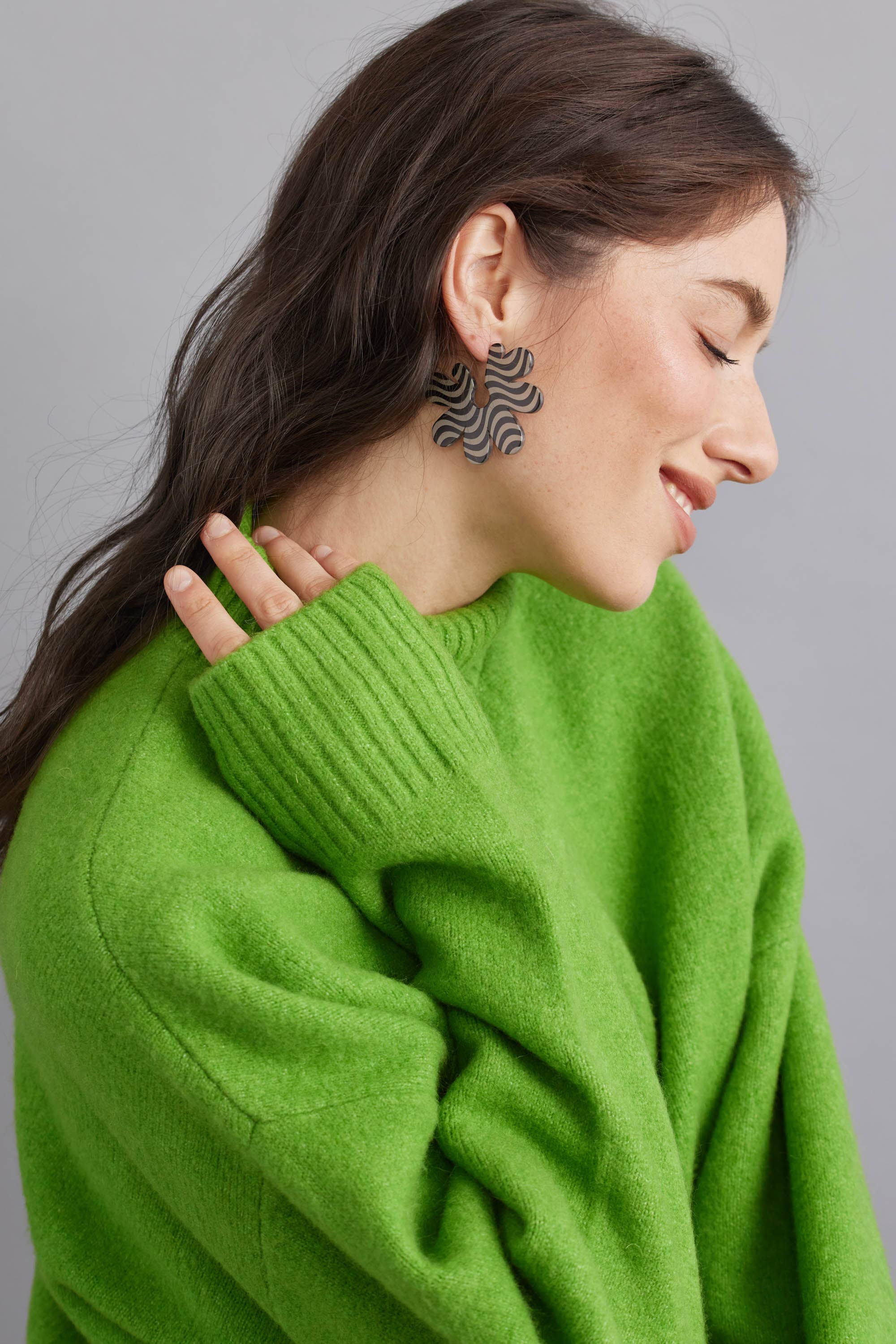 Tiepology - Venta al por mayor Pendientes de botón/aretes de poste - Pendientes de poste de ola de flores grandes4