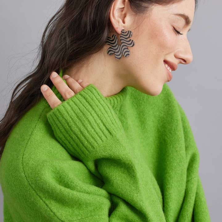 Tiepology - Venta al por mayor Pendientes de botón/aretes de poste - Pendientes de poste de ola de flores grandes4