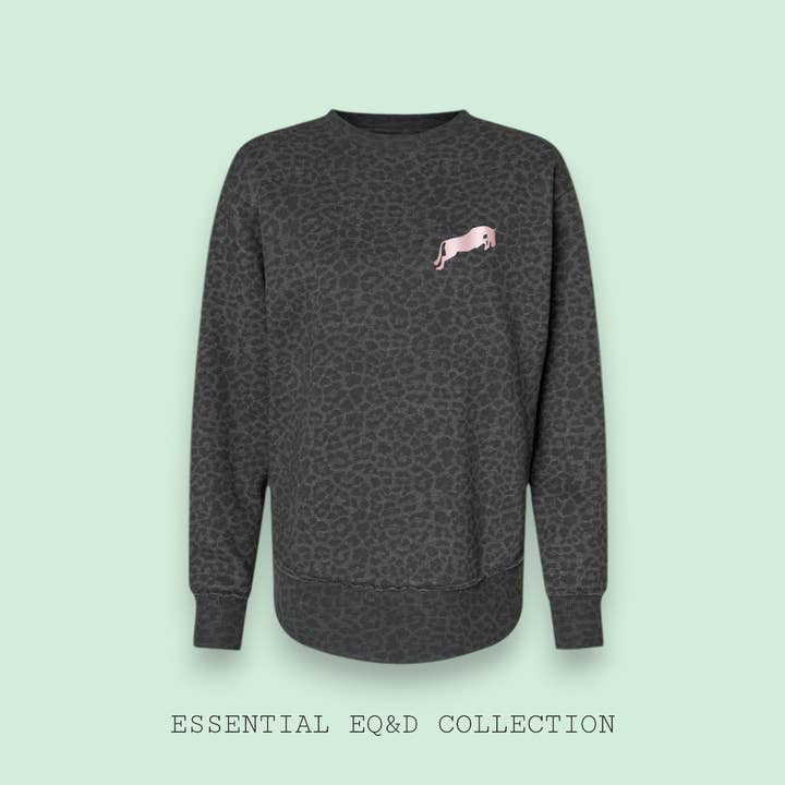 Equine & Design, LLC – Großhandel Sweatshirt mit Grafikdruck – Damen – LET'S JUMP DAMEN-SWEATSHIRT, SCHWARZER LEOPARD1