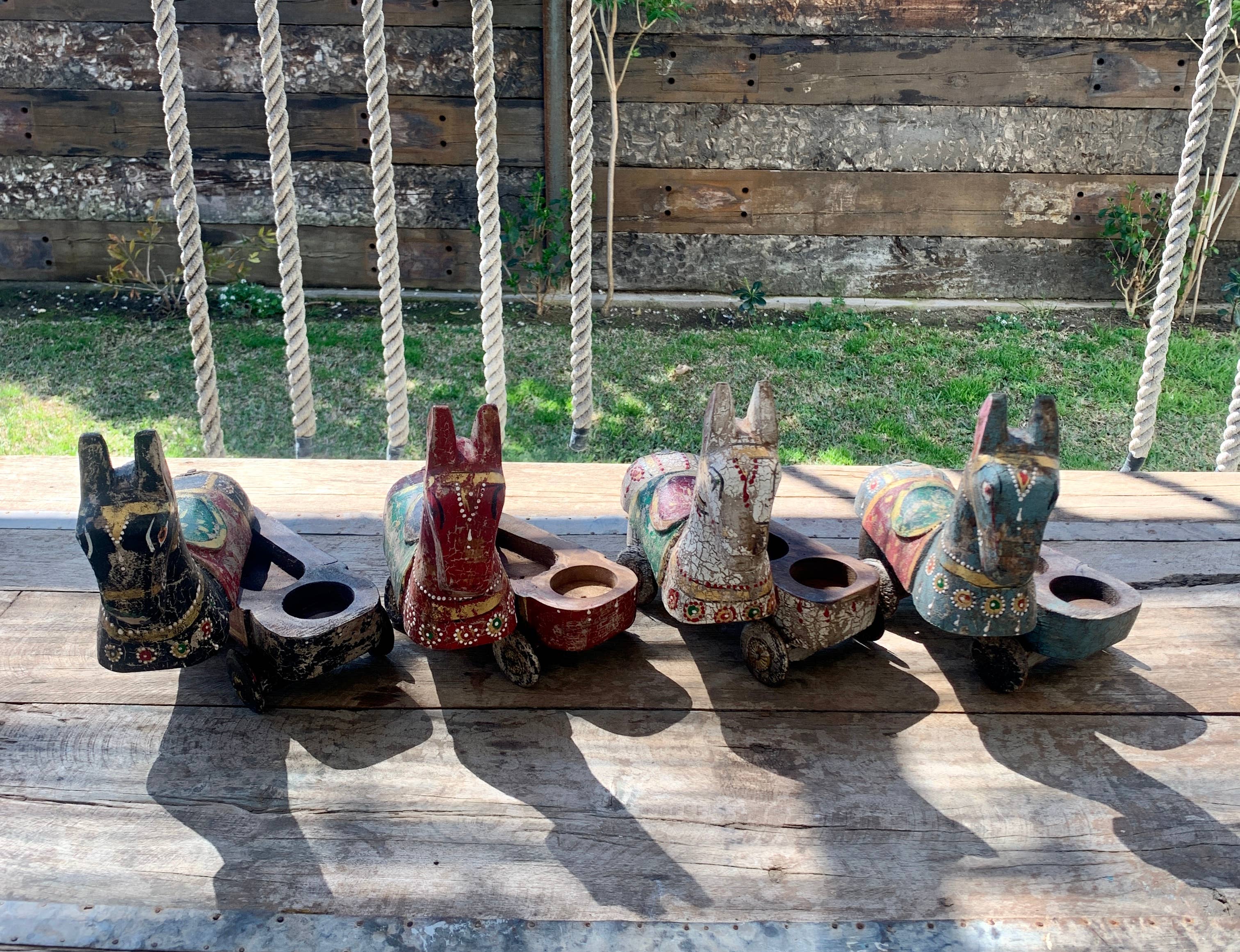 Paloma Black (Casa Natura Design, S.L.) - Wholesale Decorative Tabletop Object - Grey Antique Style Wooden Carved & Hand Painted Horse 1