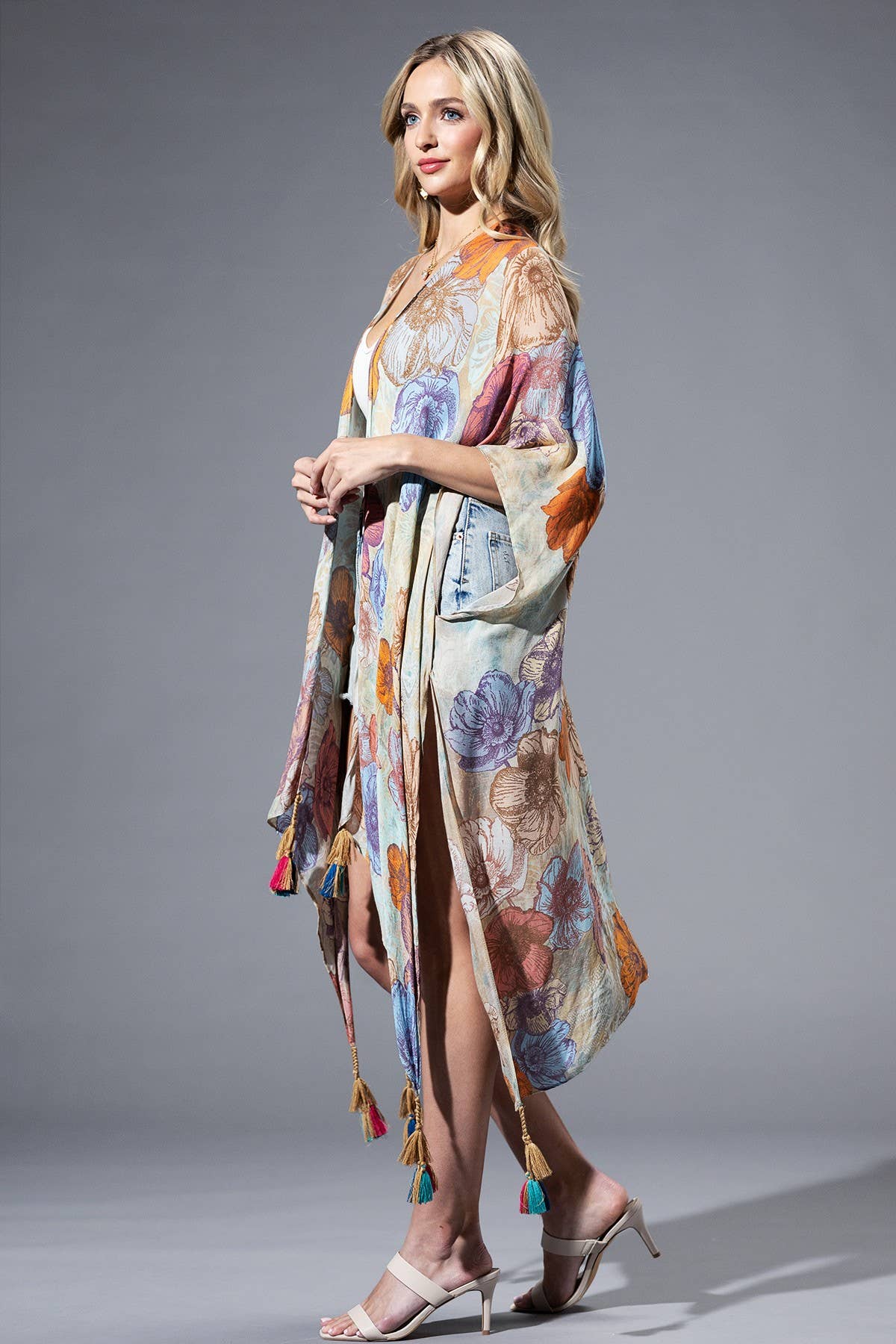 BLOEIEND VELD Blooming Field kimono met klosjes voor groothandel op Faire6