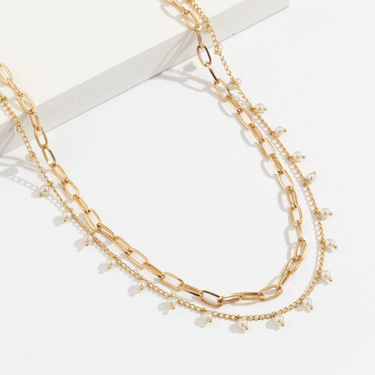 Perimade & Co. LLC – Engroshandel Perlehalskæde – Gold Circle Charm perlebesat taljekæde i massiv kobber5