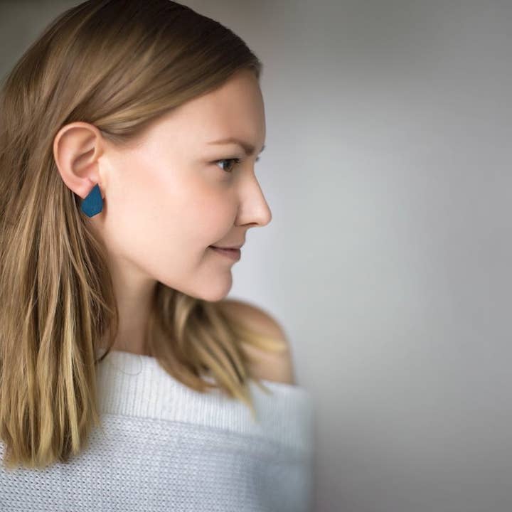 Valona - Wholesale Dangle Earrings - Pilke drop earrings3