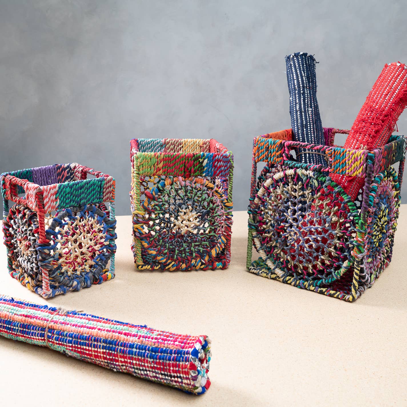 India Handicrafts Inc – Cesta por atacado – Cestos Quadrados Juta Coloridos, Conjunto de 38