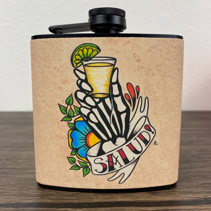 Tequila-Flachmann Día de los Muertos Skelett-Hand „Salud!“ Mexikanische Volkskunst 6 Oz, Schwarz, Edelstahl mit Trichter für den Großhandel von Illustrated Ink