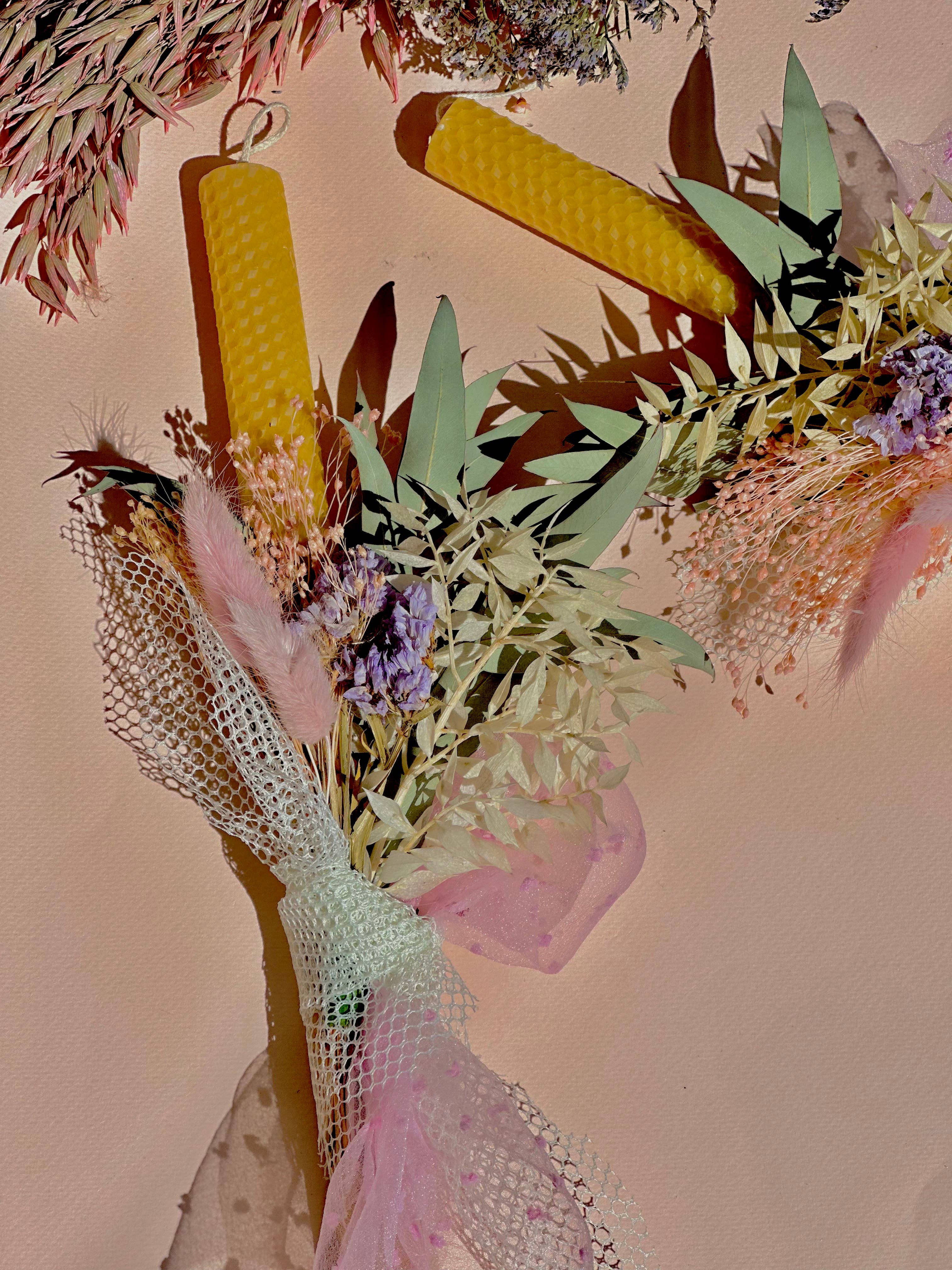 Nema Concept – Vela/castiçal cónico por atacado – Velas de cera de abelha para Páscoa com flores secas15