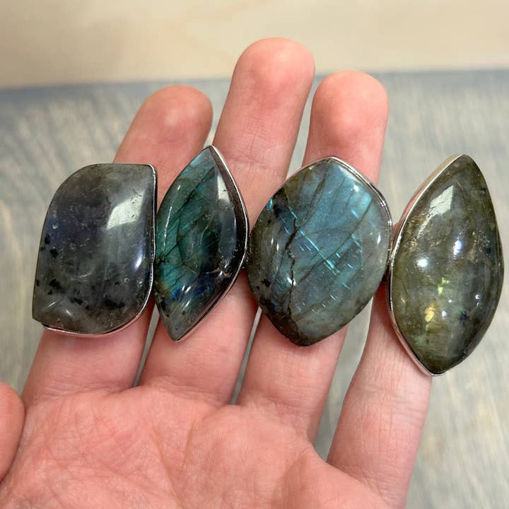 Keystone Crystals - Wholesale Cocktail/statement ring - Adjustable Labradorite Ring – Wholesale Crystal Jewelry 1