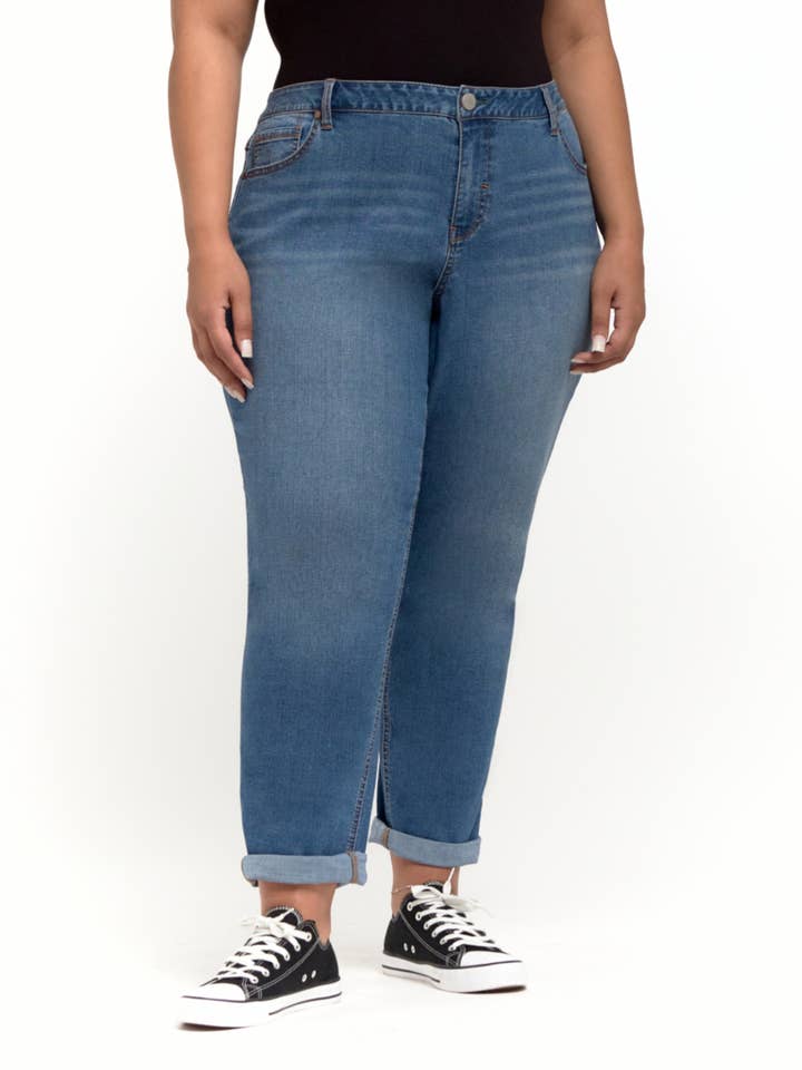 1822 Denim - Wholesale Jeans - Women's - Plus Size Sustainable 28.5" Boyfriend Jean in Benny