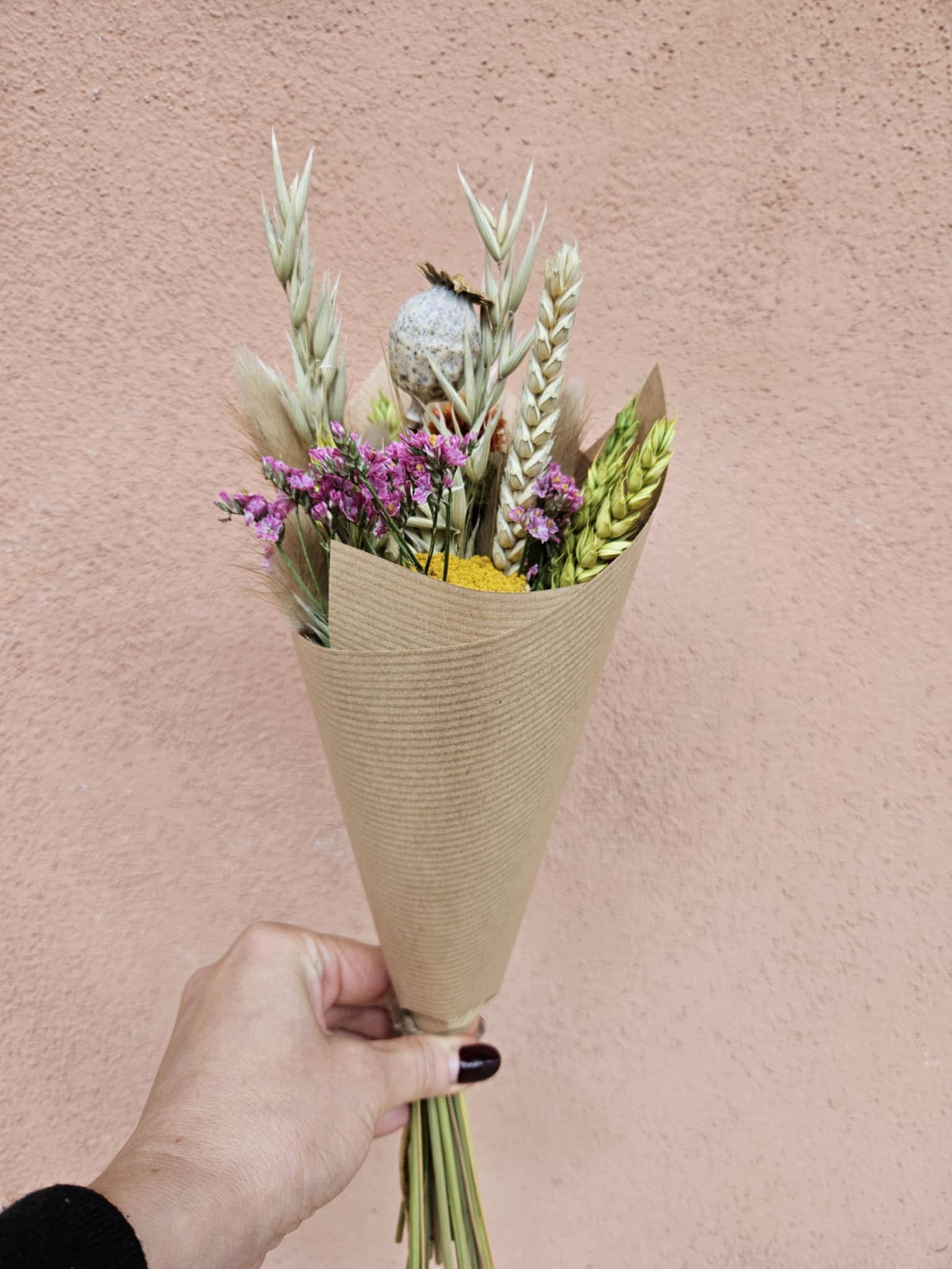 Flower La Vita Limited – wholesale Dried/pressed flowers – Mini Dried Flower Bunches 4