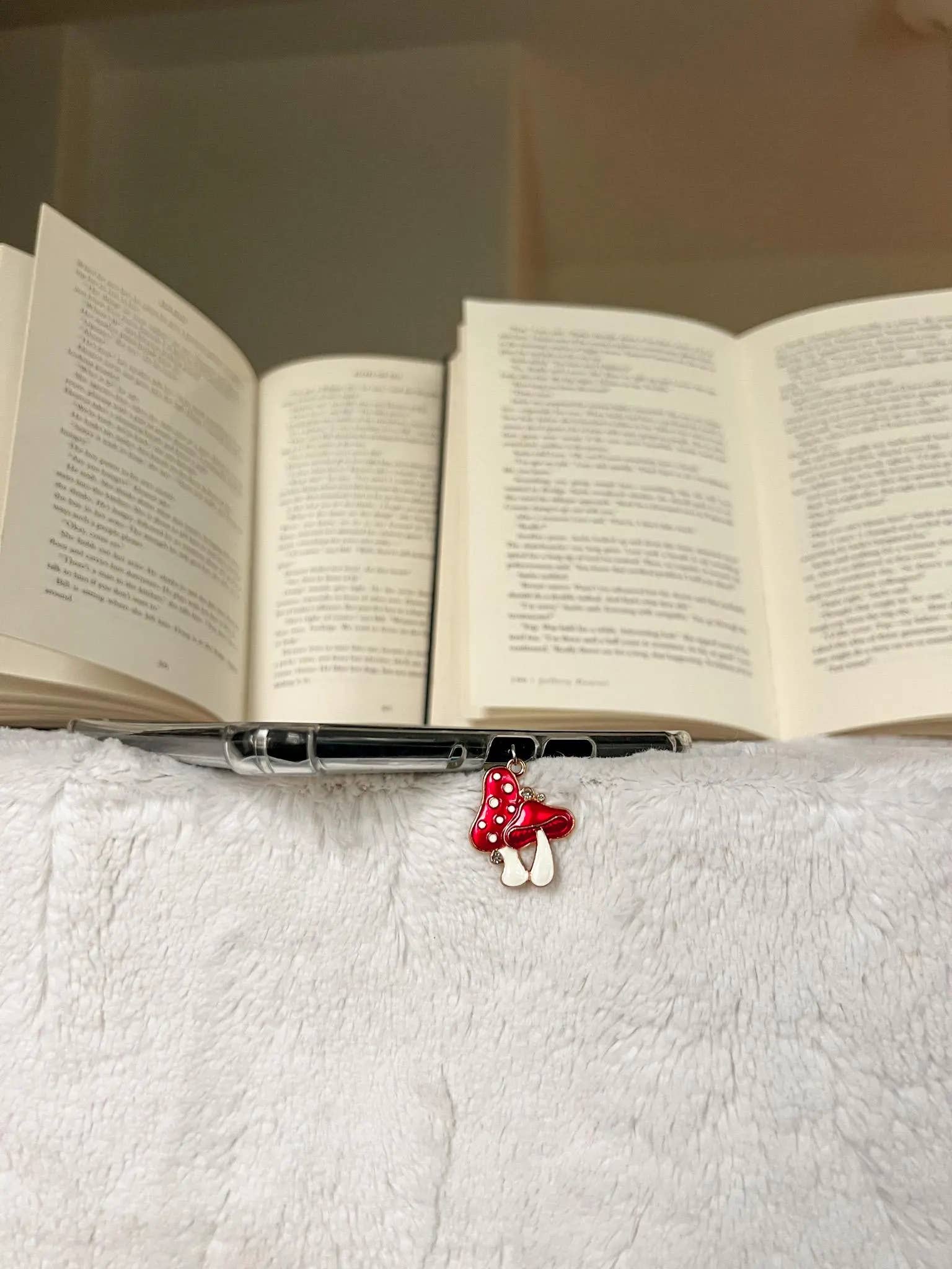 Little Turkey Shoppe - Wholesale Bookmark - Red Mushrooms Kindle Charm, USB-C Dust Plug