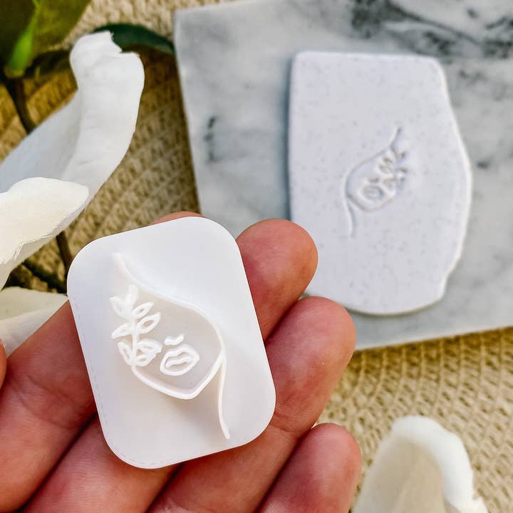 Tera Clay - Wholesale Craft tool - Woman's Floral Face Embossing Stamp0