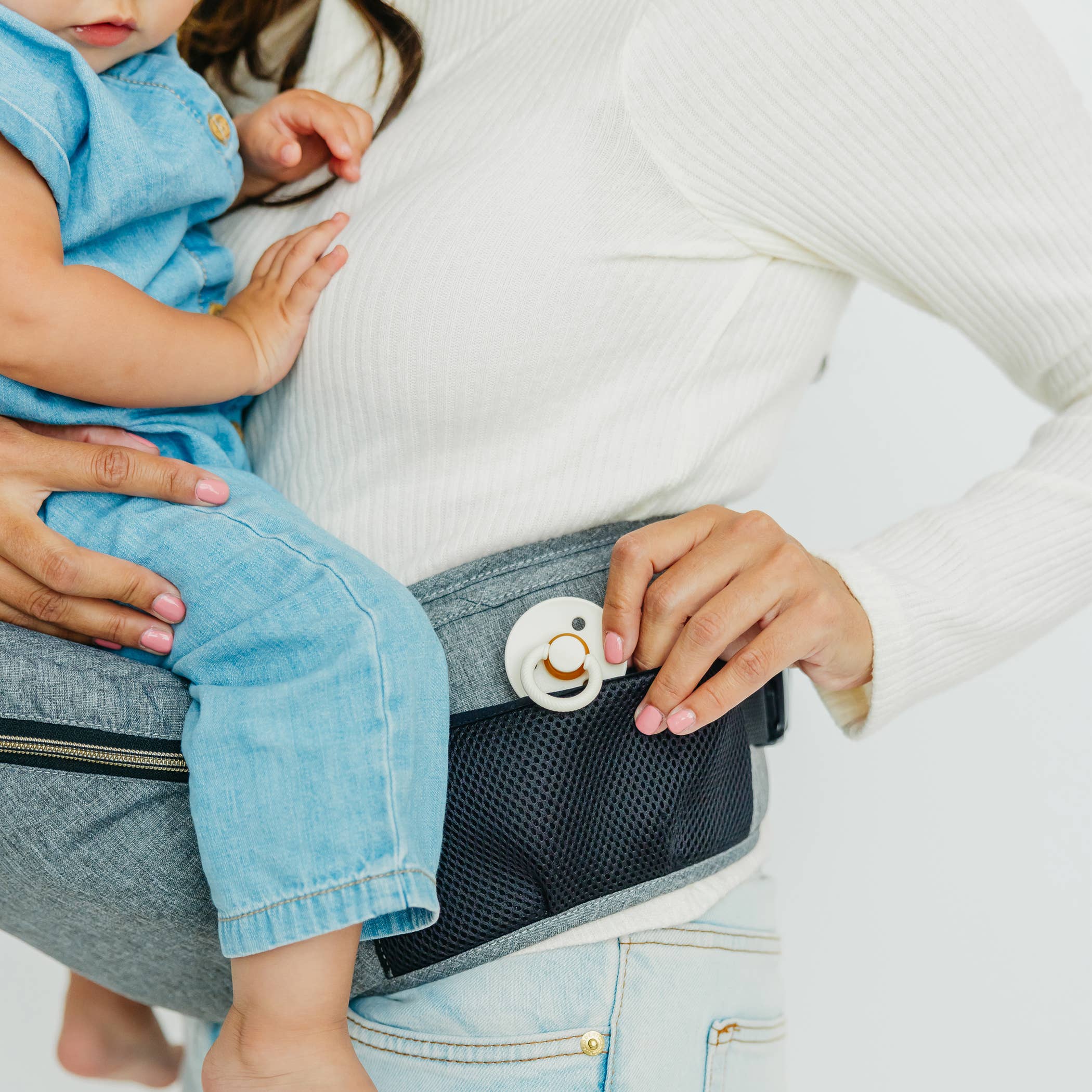 Moby - Wholesale Baby Carrier - Moby Hip Seat - Heather Grey2