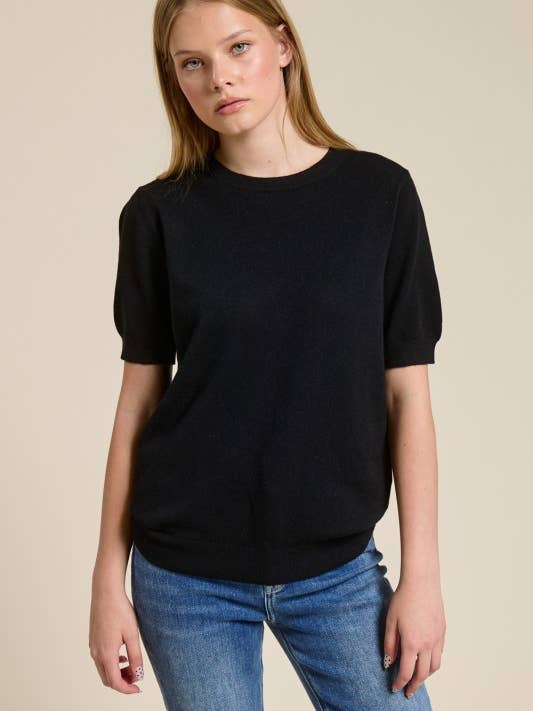 Luxe kortærmet sweater-t-shirt i kashmirblanding for engroshandel hos Charlotte Avery