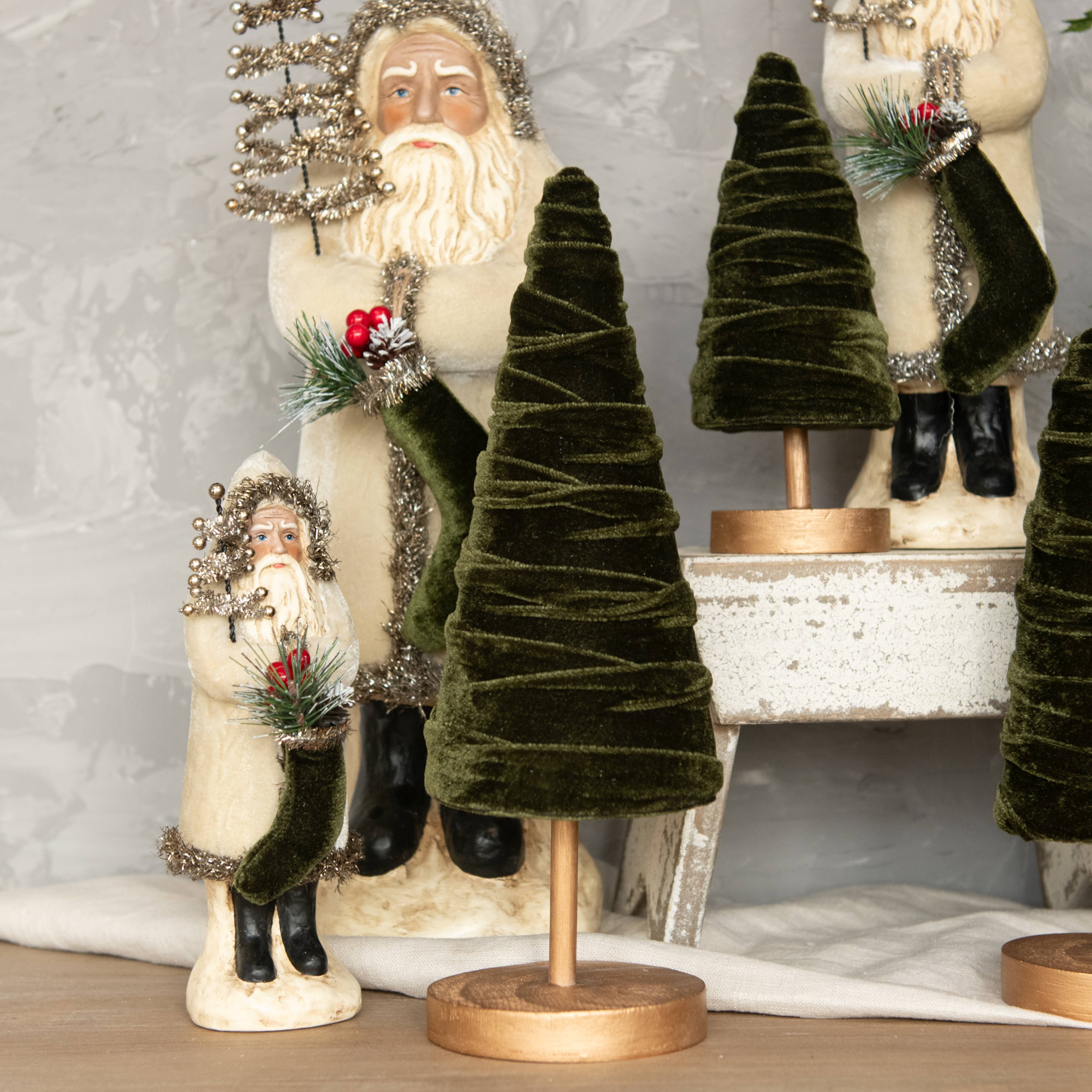 Ragon House – wholesale Christmas decoration – 12" FOREST VELVET TREE0