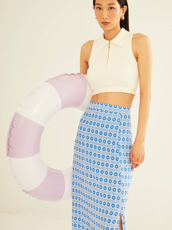 Jupe à Fente Latérale Blue Spots pour la vente par XANTIK