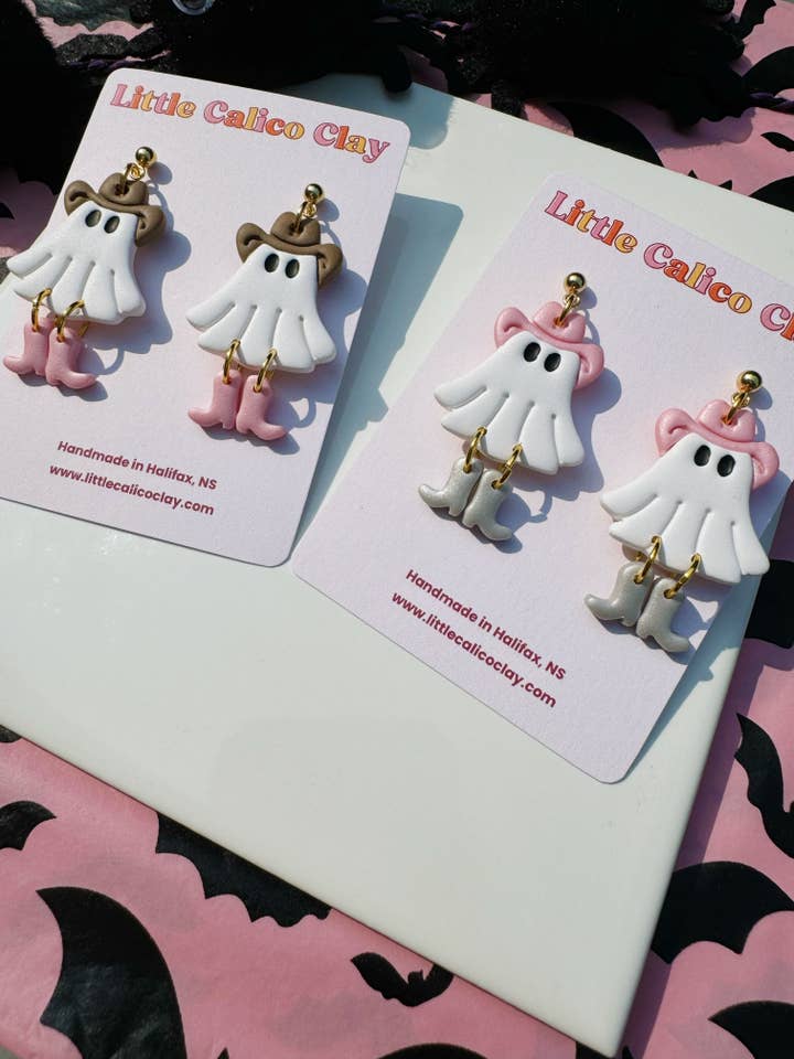 Let's Go Ghouls Dangles | Boucles d'oreilles en pâte polymère pour la vente par Little Calico Clay