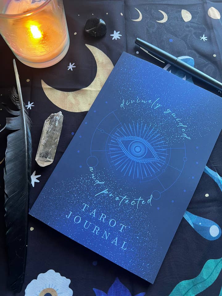 Journal de Tarot Divinement Guidé pour la vente par Leah Jones Marcus