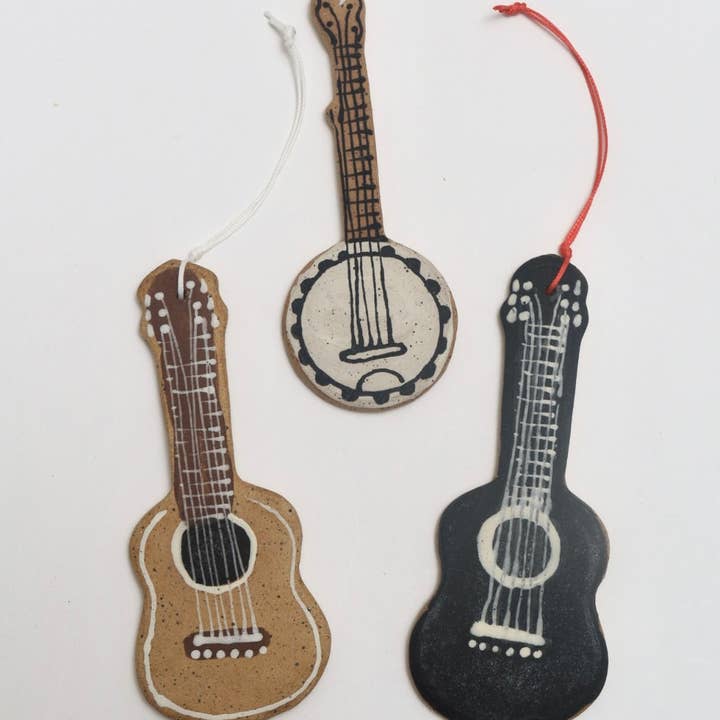 Melville Ceramics - Wholesale Ornament - Banjo ornament Â