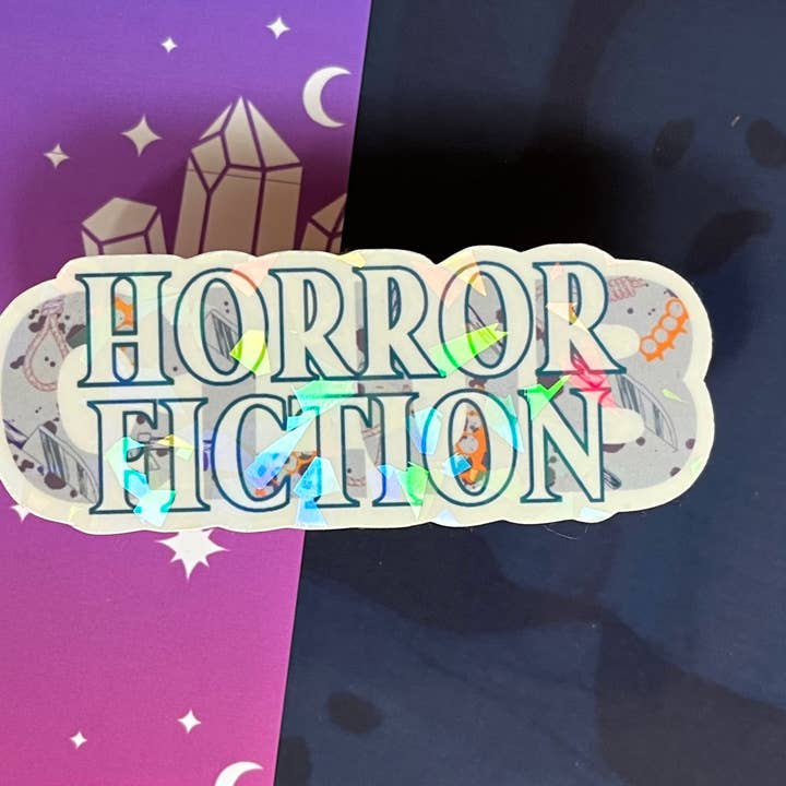 Horror Fiction Club Vandtæt HOLOGRAFISK klistermærke for engroshandel hos Forge de Sol