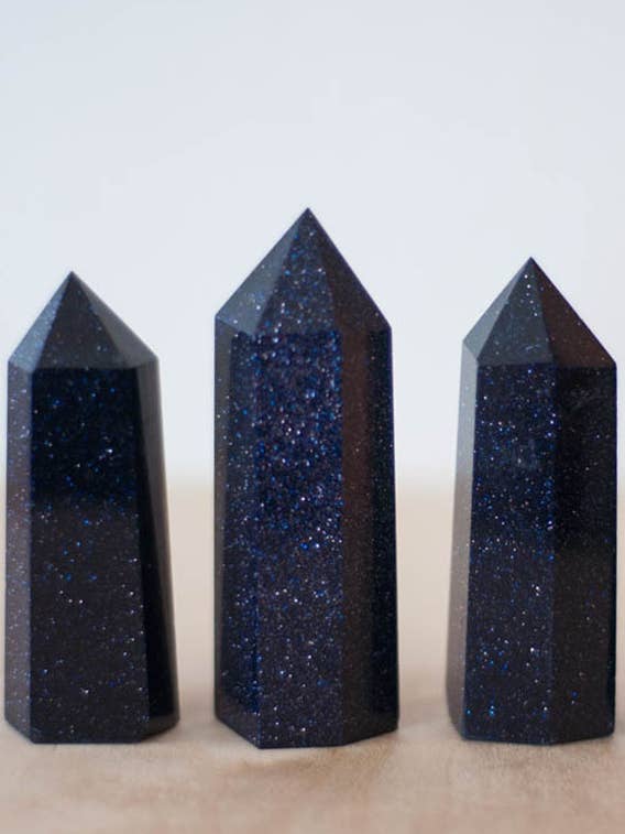 Blue Goldstone Tower Points/Wands/Obelisk (1 Kg. pakke) for engroshandel hos AmazeU
